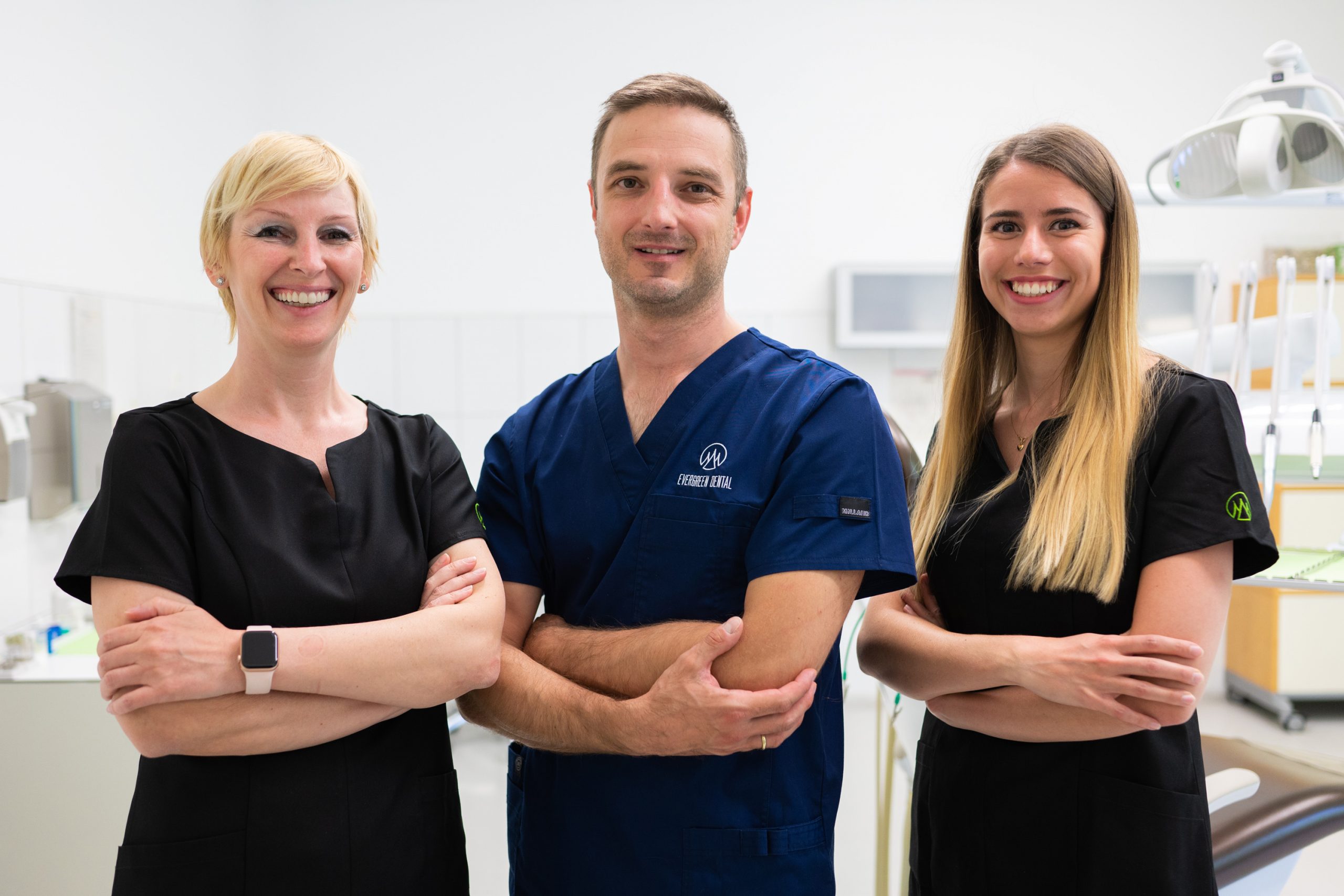 Z6S_2788 dentist team
